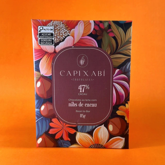 Chocolate ao leite 47% com nibs de cacau 85g Capixabí3 Chocolate ao leite 47% com nibs de cacau 85g Capixabí – cremoso e crocante - Imagem 3