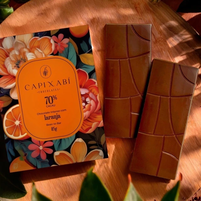 Chocolate intenso 70% cacau com laranja 85g Capixabí2 Chocolate intenso 70% cacau com laranja 85g Capixabí – cítrico, elegante e marcante - Imagem 2